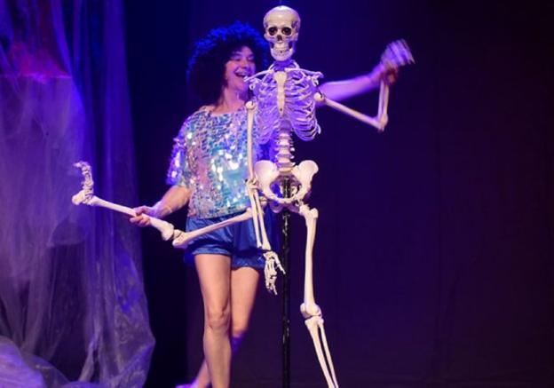 La obra de teatro 'Trabajos de interior' inaugura la muestra de marionetas