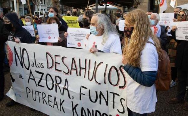 Stop Desahucios denuncia que Azora pretende desalojar a ocho familias de Gros antes de fin de año