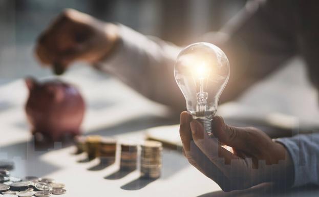 El precio de la luz hoy viernes 4 de noviembre: las horas más baratas para poner los electrodomésticos