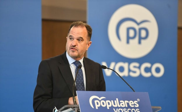 Iturgaiz exige a Urkullu que se «pronuncie» sobre la revocación de los terceros grados a presos de ETA