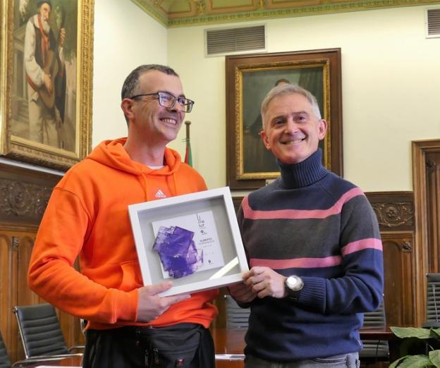 Minerales, fósiles y gemas de los cinco continentes en Urretxu