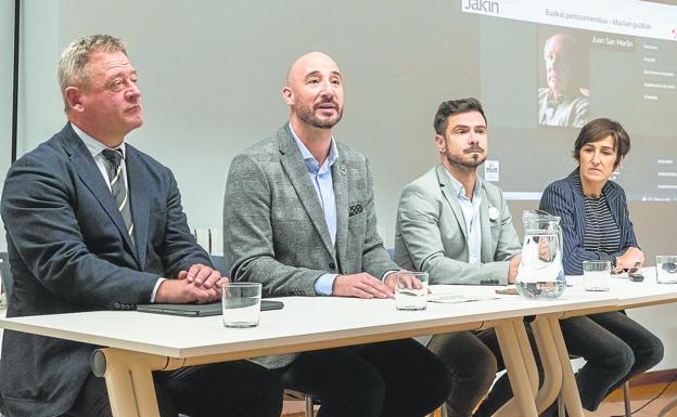 La digitalización de la obra de Juan San Martín recogerá parte de la historia de Eibar