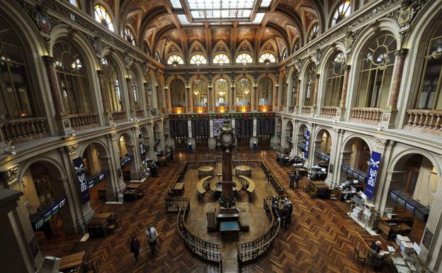 Interior da Bolsa de Madrid.  /afp