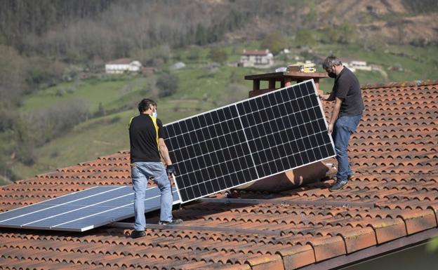 El 'boom' del autoconsumo demora en hasta un año la instalación de placas solares en Gipuzkoa
