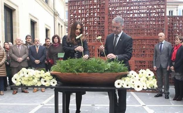 El lehendakari presidirá mañana el Día de la Memoria sin la unidad de los partidos