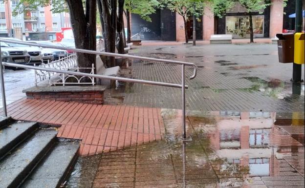 La oposición solicita una reurbanización urgente de la plaza Simón Arrieta