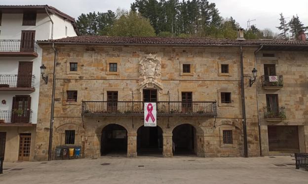 «XVI. gizalditik gaur arteko hainbat dokumentu ikusiko ditugu udal artxiboan»