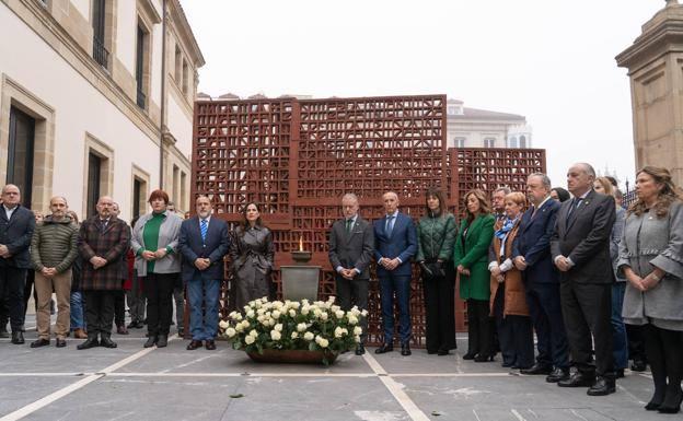 La división de los partidos vuelve a marcar la conmemoración del Día de la Memoria