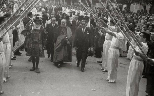 1950 | La llegada del primer obispo