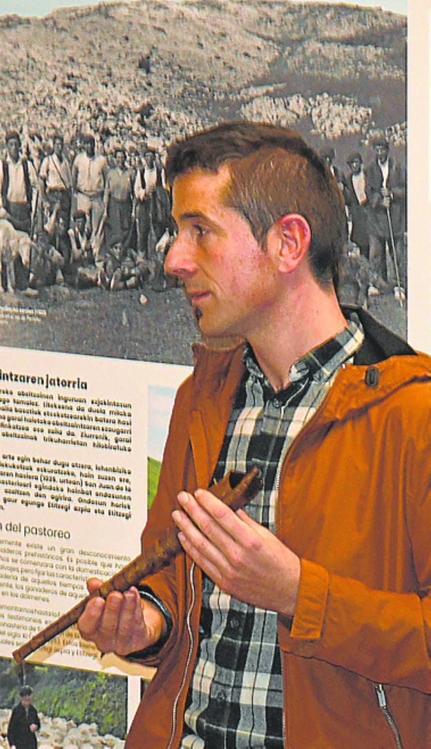 Aralarko artzainen musika instrumentua ikertuz