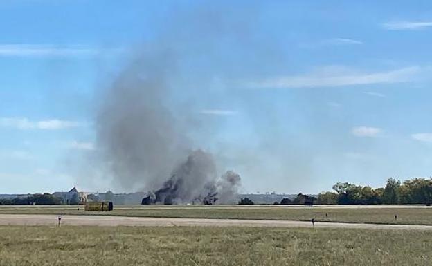Image of the collision during the Dallas air show. 