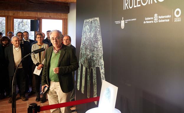 Joaquín Gorrochategui: «Creíamos que los vascones eran analfabetos. La 'mano' de Irulegi puede probar que sí escribían»