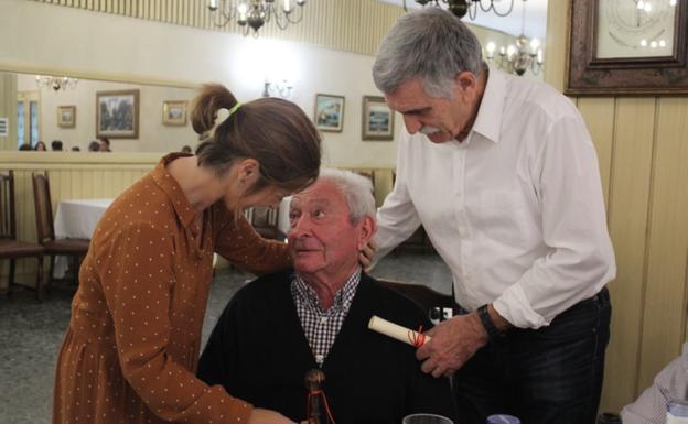 Ederra bezain omenaldi hunkigarria eskaini diete 90 urteko herritarrei