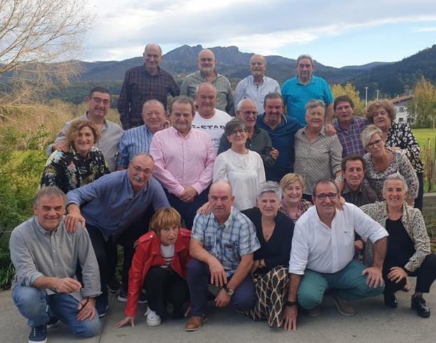 1959an eta 1962an jaiotako oiartzuarrak, kinto bazkarian