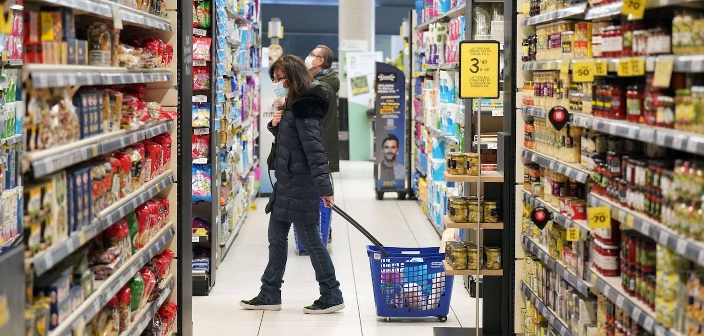 Así suben los precios en Euskadi: un 74% el azúcar, un 27% los huevos y un 23,6% la leche