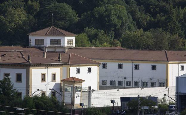 El incremento de presos en las cárceles vascas obliga a rechazar 222 traslados, 8 de ellos de ETA