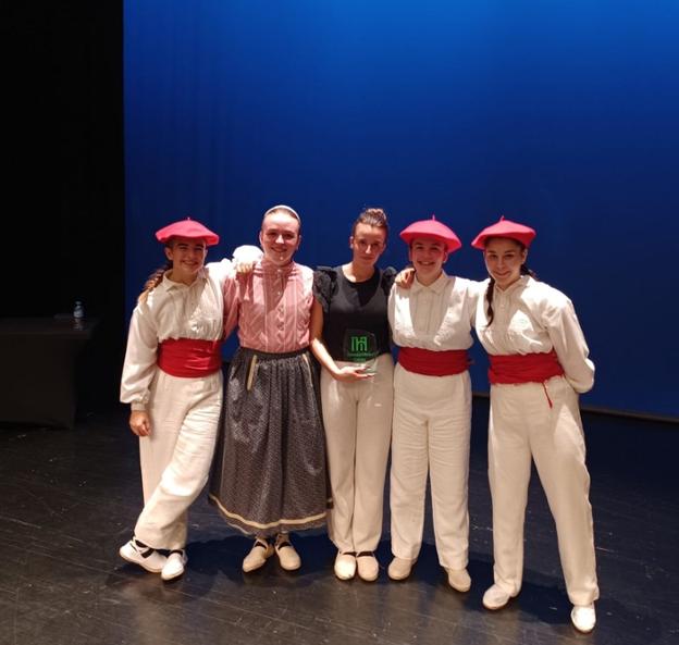 Irati Olaizola, segunda en el Campeonato de Aurresku