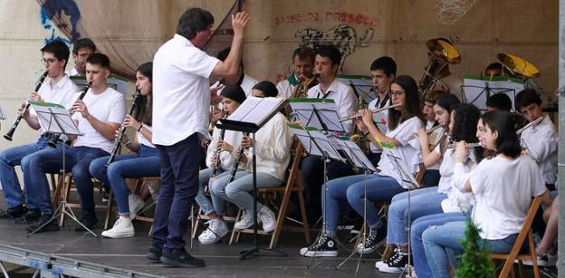 La música sale a la calle por Santa Cecilia