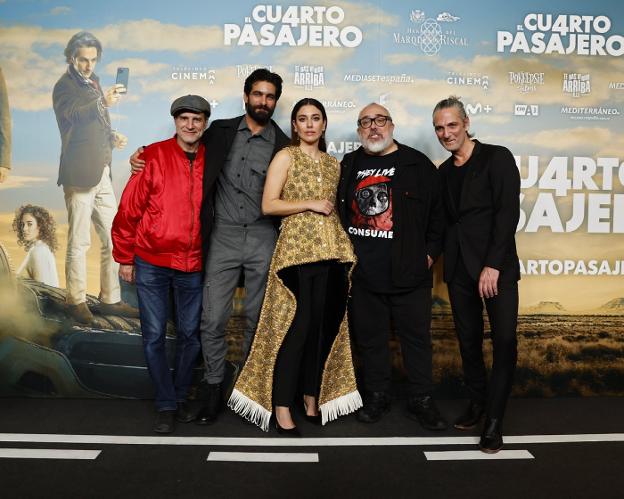 Vuelve el cine al Arkupe con 'El cuarto pasajero' de Álex de la Iglesia