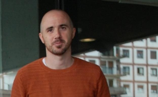 Nesken parte hartzea gorantz doa Eskola Kirolan