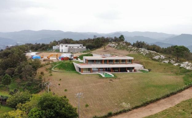 Polémica en torno a la construcción de un chalet en Igeldo