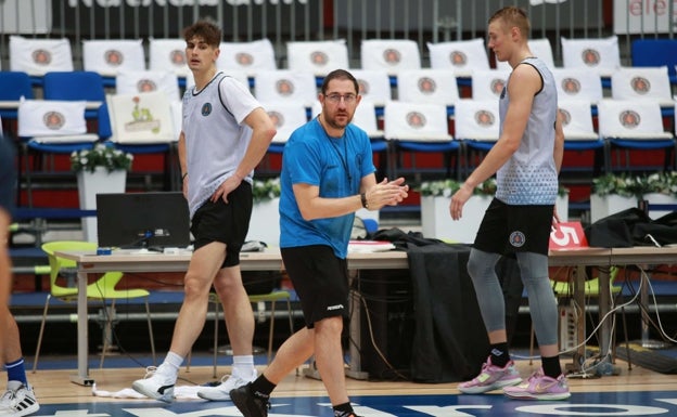 Arrebato de Encinas: «¿Queremos ver proyectos guipuzcoanos? Vamos a demostrarlo yendo el domingo al derbi»