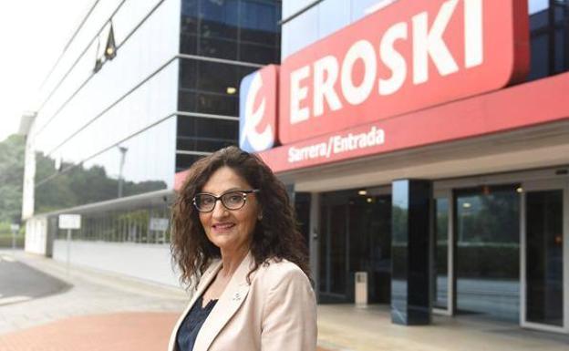 La directora general de Eroski afirma que el cooperativismo «va más allá del beneficio»