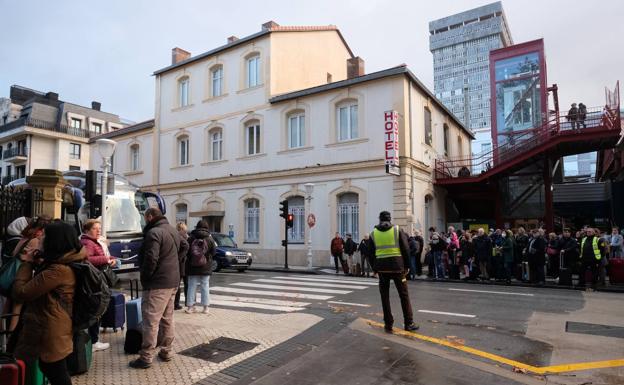 El Gobierno Vasco pide disculpas por la suspensión de trenes que ha dejado más de 10.000 afectados