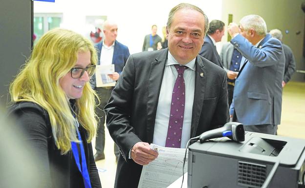 Respaldo masivo a Jokin Aperribay y a unas cuentas orientadas al logro de ambiciosos objetivos deportivos