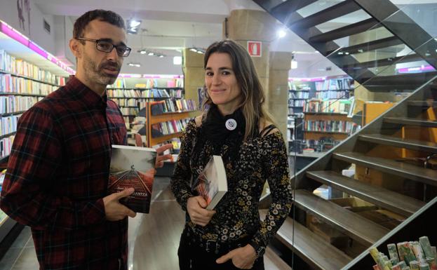 'Tulipen dantza', Ibon Martínen azkenaurreko 'thrillerra', euskarara ekarri dute