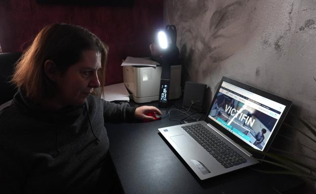 Jessica González: «Hay personas que han perdido su casa y familia por las criptomonedas»