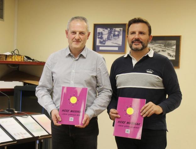 El compositor local Jokin Goenaga presentó su nuevo libro 'Nere musikak'