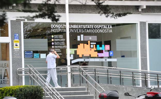 Desciende el número de ingresos en planta por Covid en Euskadi