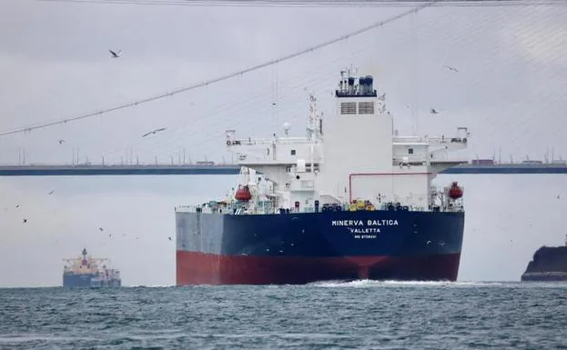 The Maltese-flagged crude oil tanker 'Minerva Baltica' sails in the Bosphorus, en route to the Black Sea, in Istanbul. 