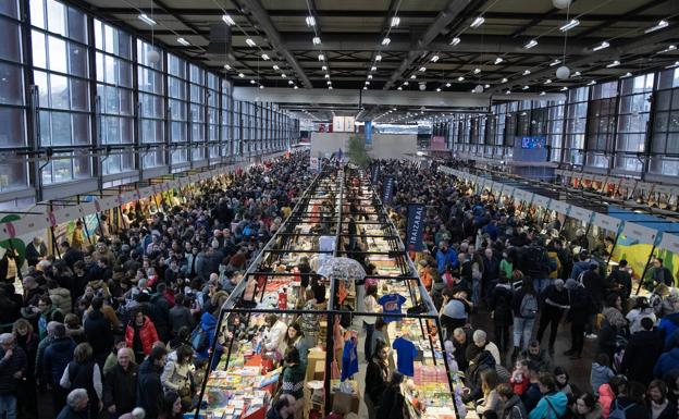 Adin guztietako kulturzaleek bete egin dituzte Landako eta gainerako guneak