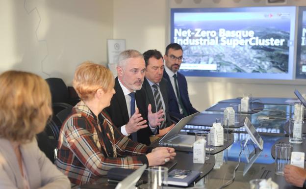 AEBetako adituen laguntza EAEko industria deskarbonizatzeko