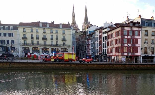 Desalojan varias calles de Baiona por el riesgo de colapso de un edificio