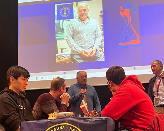 El ajedrecista Enrique Tejedor repite victoria en Azkoitia