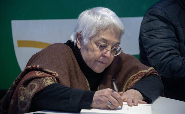 Gipuzkoako 35 liburu-dendak egin dute bat 'Zu non, han DA!' ekimenarekin