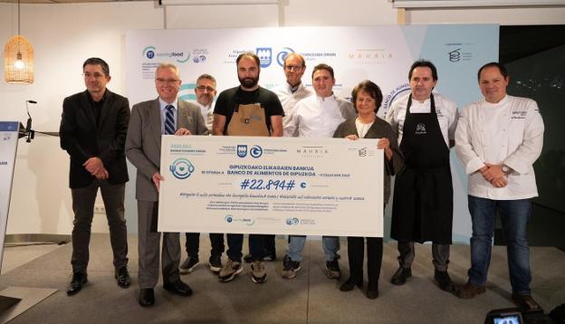 Un cheque para el Banco de Alimentos