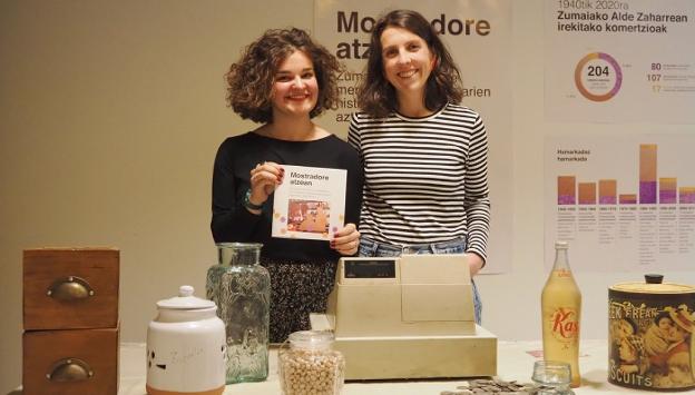 'Mostradore atzean' ikerlana aurkeztu dute Miren Osak eta Maitane Subijanak