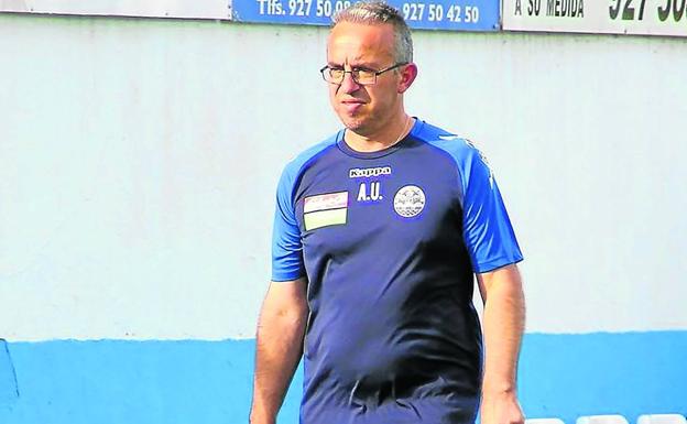 Alberto Urquía: «Mi familia de Andoain va con el Coria»