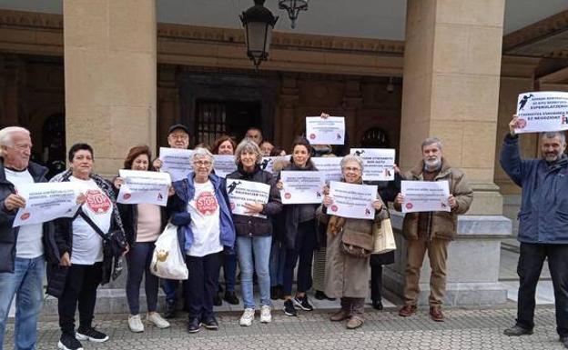 Suspenden el desahucio de una familia monoparental con tres hijos en Lasarte-Oria