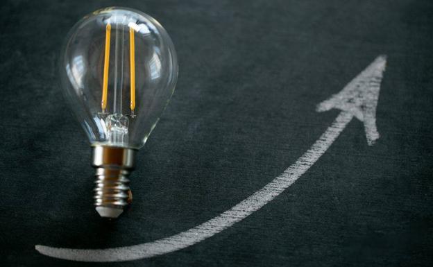 Precio de la luz 20 de diciembre: las horas más baratas para poner los electrodomésticos