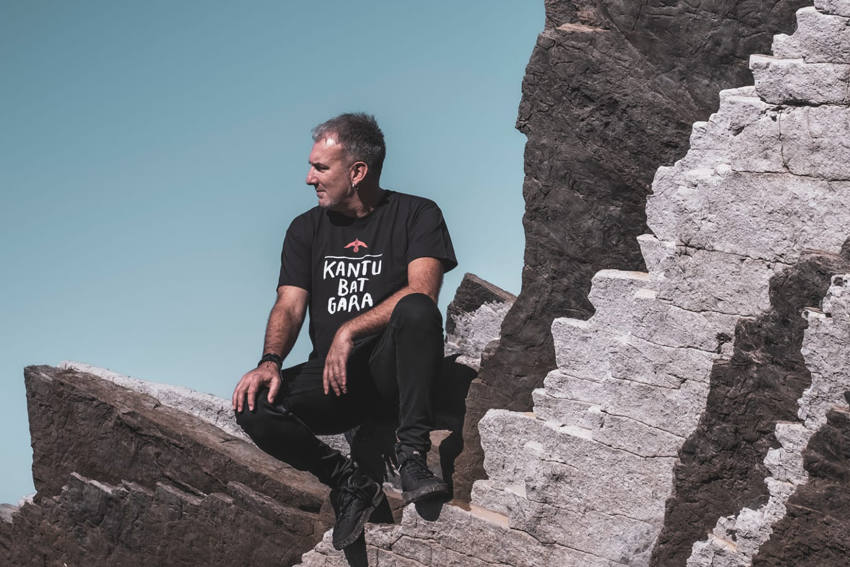 'Kantu hau kantatu' singlea kaleratu du Jon Maiak