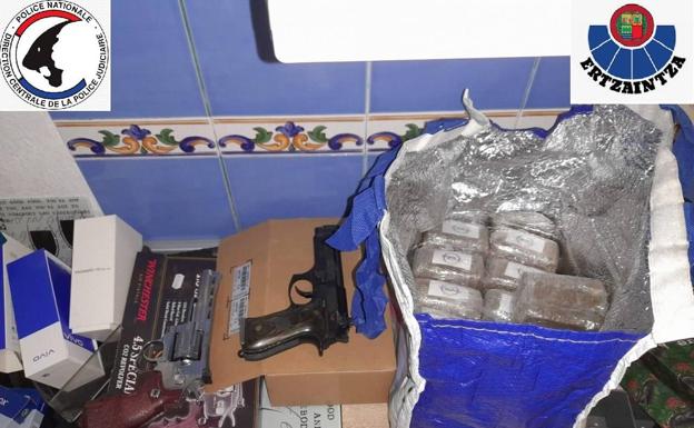 La Ertzaintza propicia la captura en Hendaia de un español con 5,5 kilos de marihuana