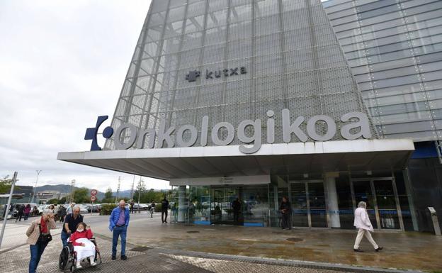 Salud inicia los trámites para la integración de Onkologikoa en Osakidetza