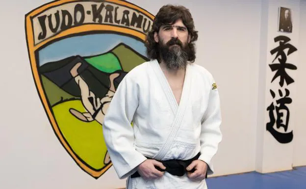 Hegoi Esteban coge el testigo de Manu Agirre en el Club de Judo Kalamua