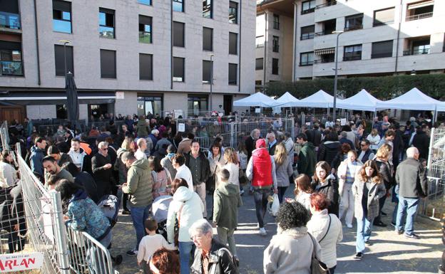 Ambiente navideño en una feria muy especial en Ordizia
