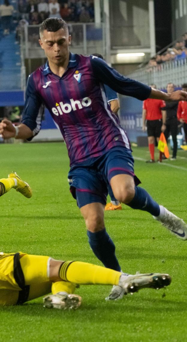 El Málaga suspira por un Rahmani con voluntad de cambiar de aires